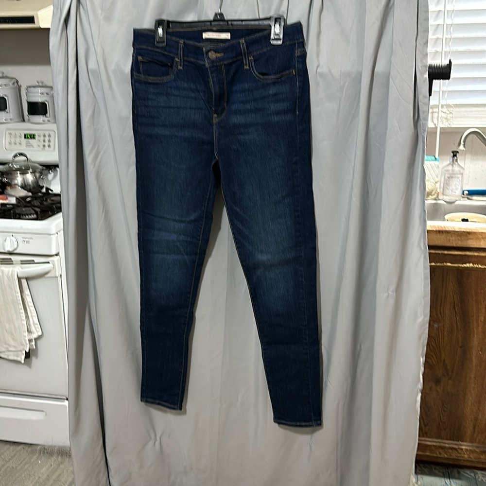 Womens Levi’s 710 Super Skinny jeans size 32